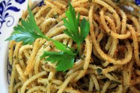 spaghetti with anchovies and breadcrumb