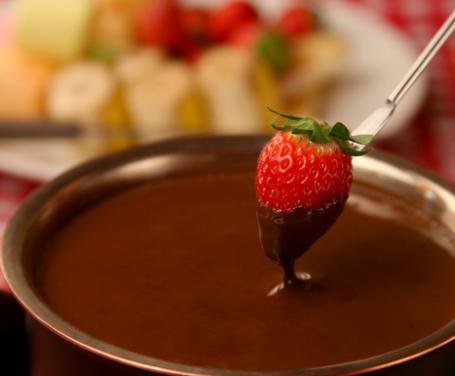 Alt="chocolate fondue"