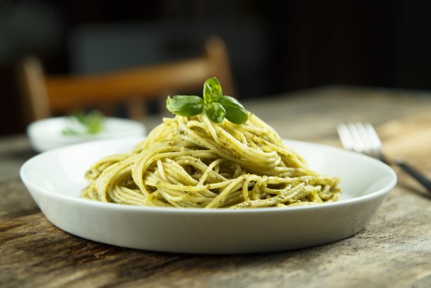 Spaghetti with pesto