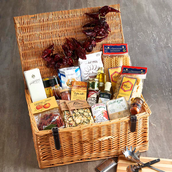 Why Italian Food and Drink Hampers Make the Ideal Christmas Gift